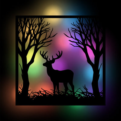 Hirsch im Wald Wanddeko, schwarze Holzdeko für die Wand, Geschenkidee für Jäger und Naturliebhaber, modernes Wandlicht mit RGB Beleuchtung