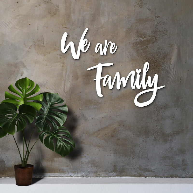 We are Family Wanddeko, Deko aus Holz, Geschenkidee für Eltern, Familienliebe, XXL Wandtattoo aus Holz für Wohnzimmer, Flur Deko, Esszimmer Deko